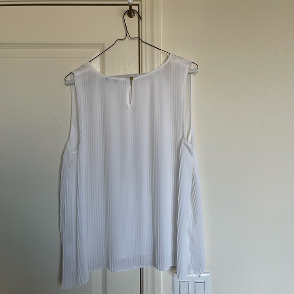 Halston tank top - Picture 1 of 2